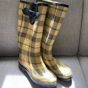 Rain boots